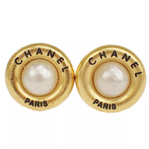 Auth CHANEL Round Imitation Pearl Button Earrings 94P Clip-On GHW Vintage